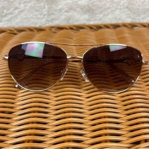 JUICY COUTURE Aviator Sunglasses with Hearts on ear piece Style 3166